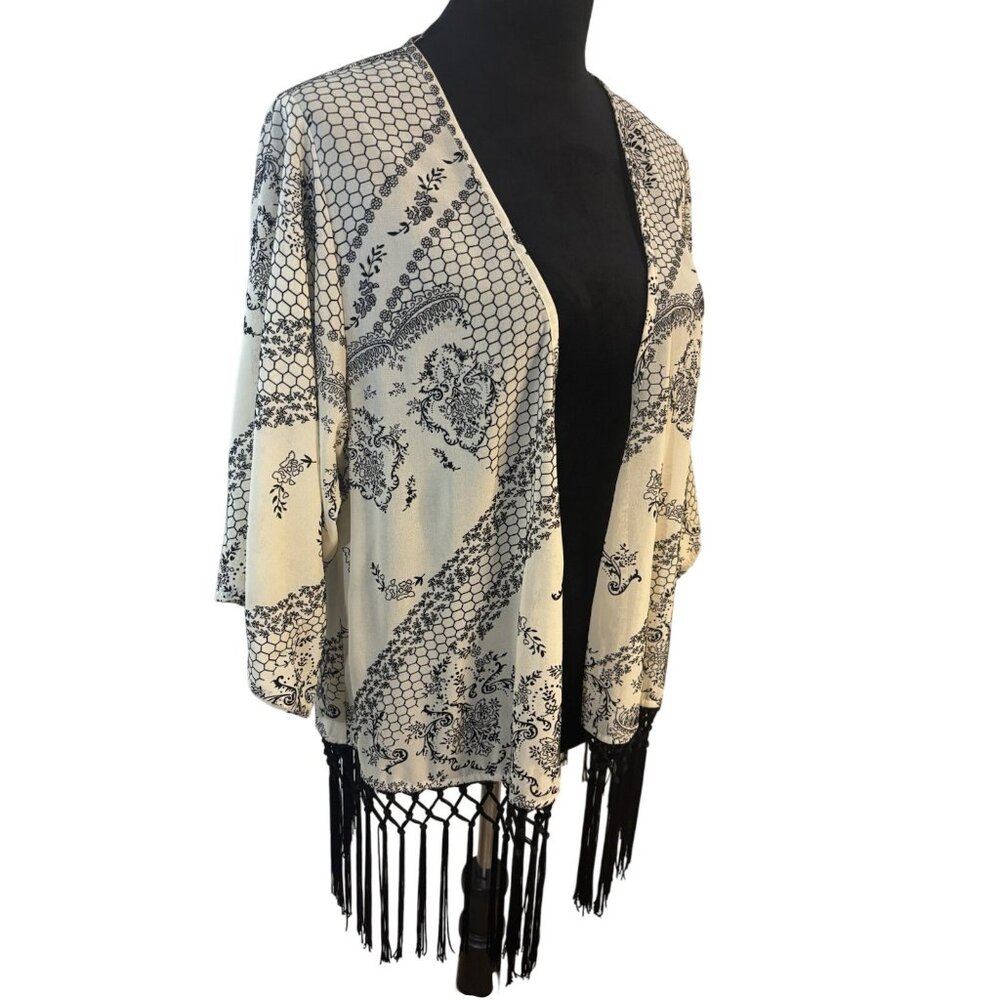 Boho Open Front Kimono With Black Fringe Trim & Floral Print Ivory & Black Light - Picture 2 of 11